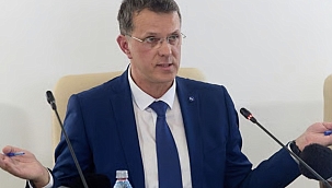 Sahte diploma istifa getirdi